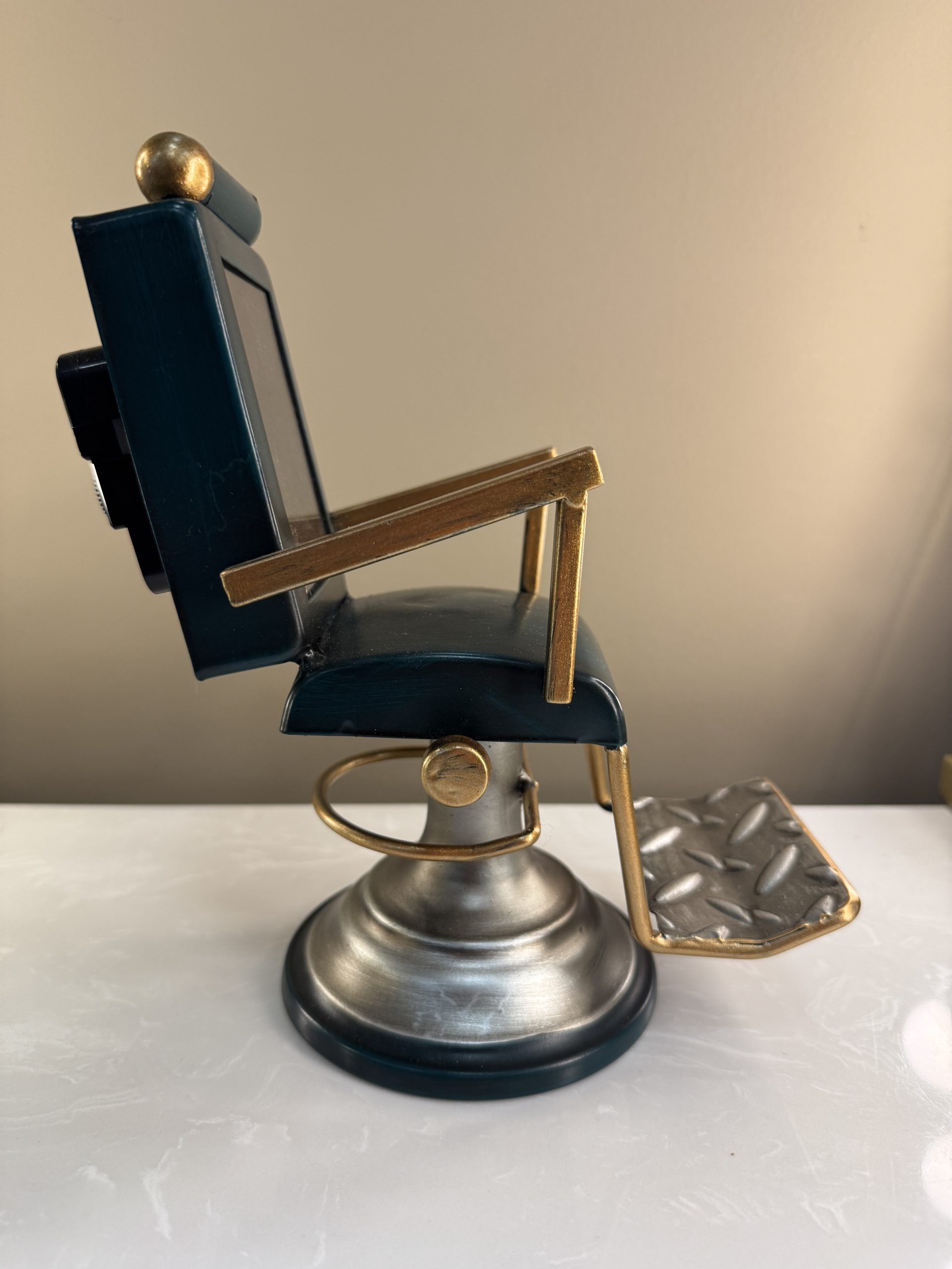 Barbours Chair Clock Green - Image 3